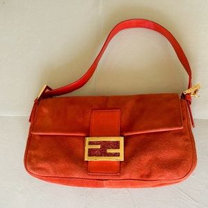 Fendi Bguette in suede with pink silk lining